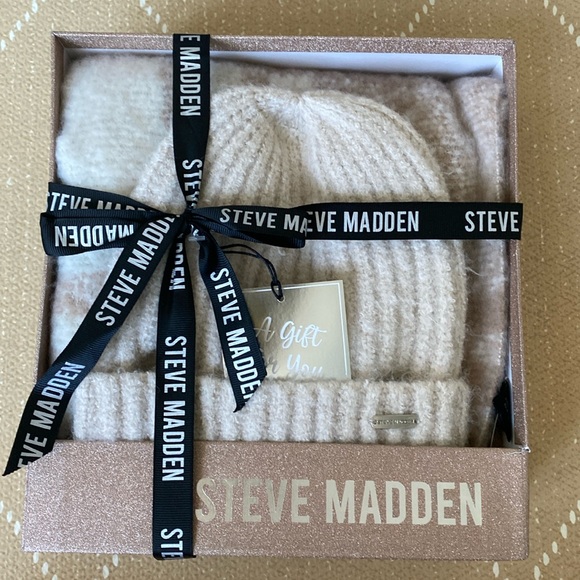 Steve Madden Beanie And Scarf Set - Picture 1 of 3